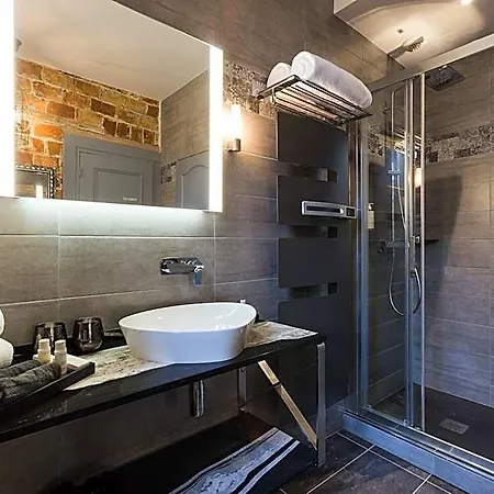 Hotel Le Petit Manoir 4*
